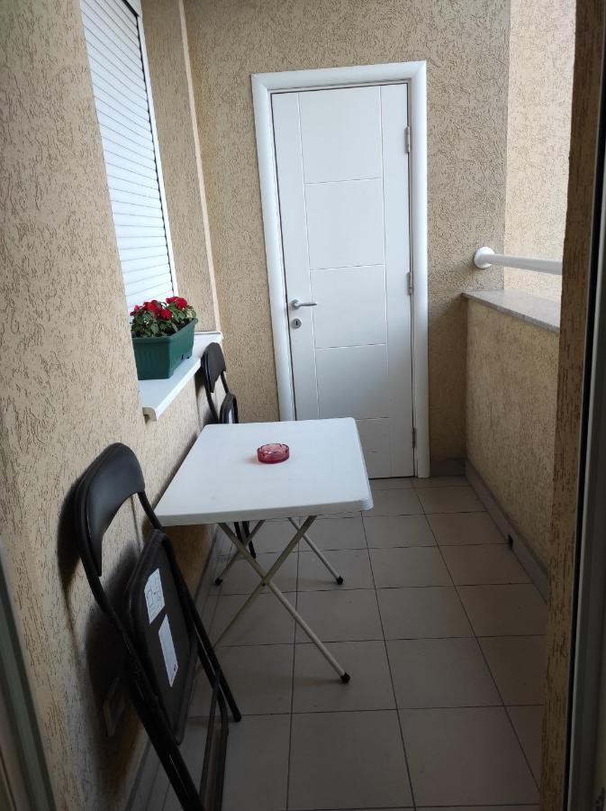 נובי סאד Apartman Marina Sa Garazom מראה חיצוני תמונה