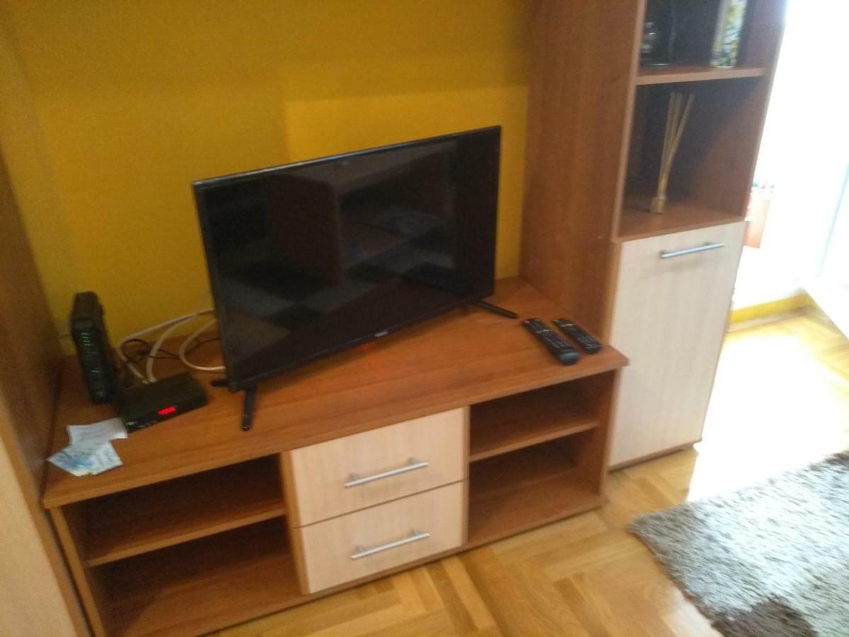 נובי סאד Apartman Marina Sa Garazom מראה חיצוני תמונה